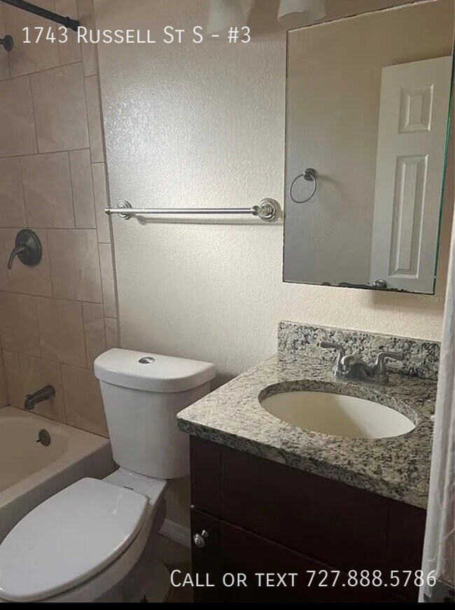 Photo - 1743 Russell St S Unidad #3