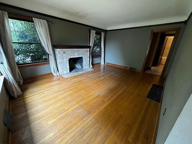 Photo - 9222 35th Ave SW