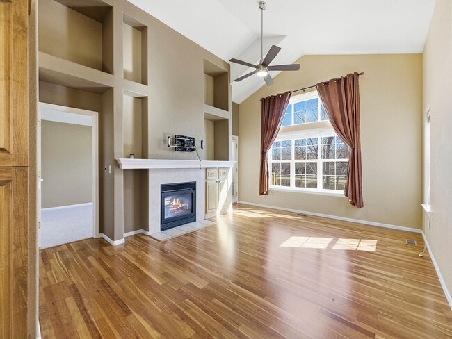 Photo - Beautiful 4-Bedroom Townhome With Finished Basement & 2 Full Kitchens!