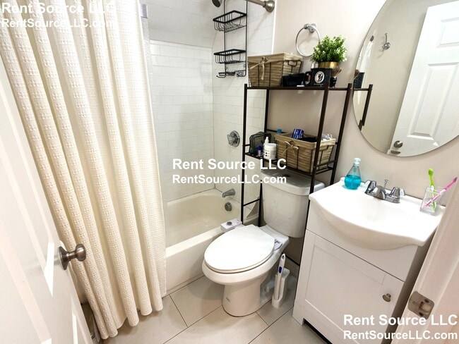 Photo - 537 Main St Unit 2