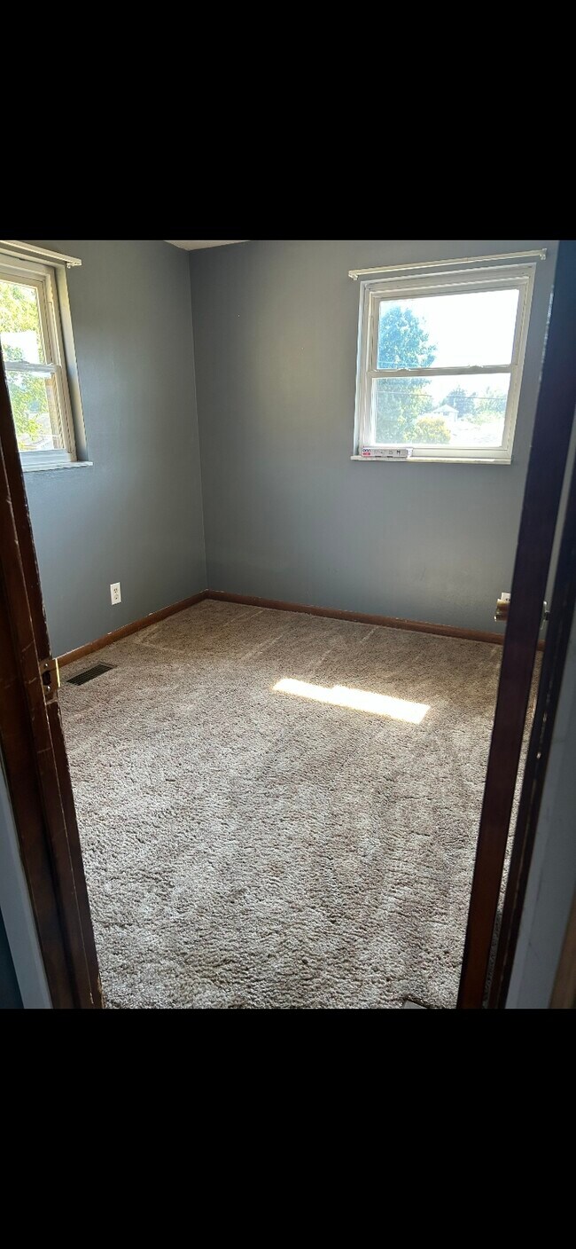 Building Photo - 801 21st St Rental