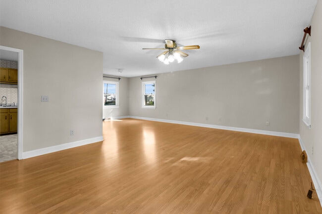 Photo - 209 McCoy Ave