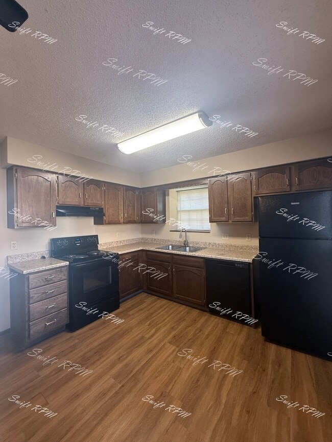 Photo - 6704 W 150th St