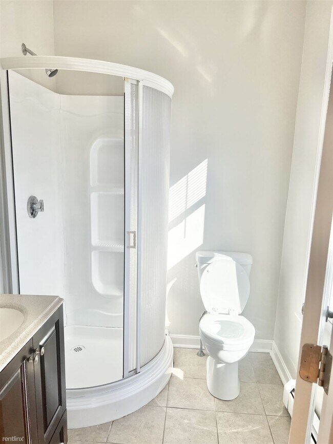 Photo - 2 br, 2 bath Triplex - 35 Edgewood Street ...