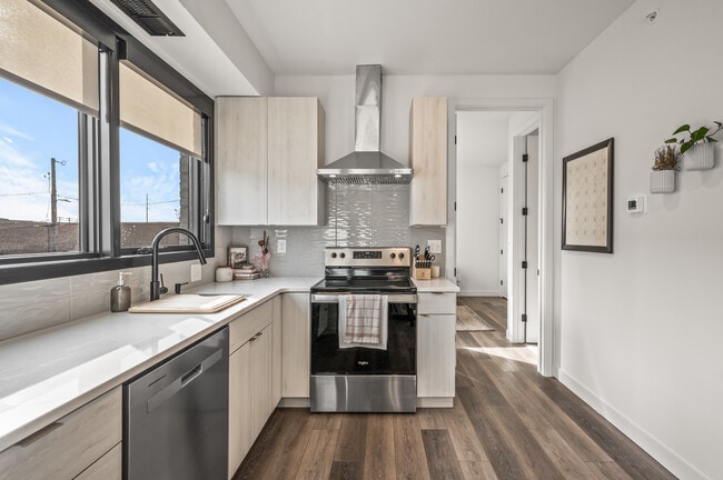 Photo - Laurel and Olive