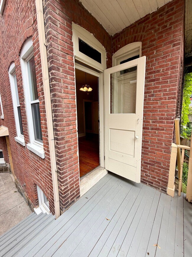 Photo - 139 College Ave