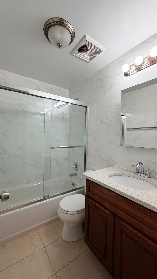 Photo - 6302 Grand Central Pky