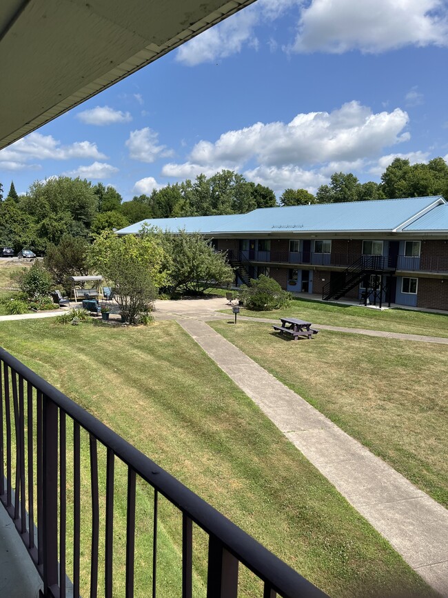 Building Photo - 80 Riverside Dr Rental