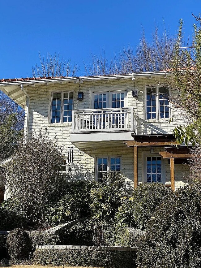 Photo - 52 Westminster Dr NE Unit 1