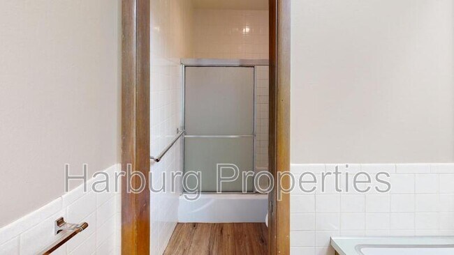 Photo - 1715 Baseline Rd