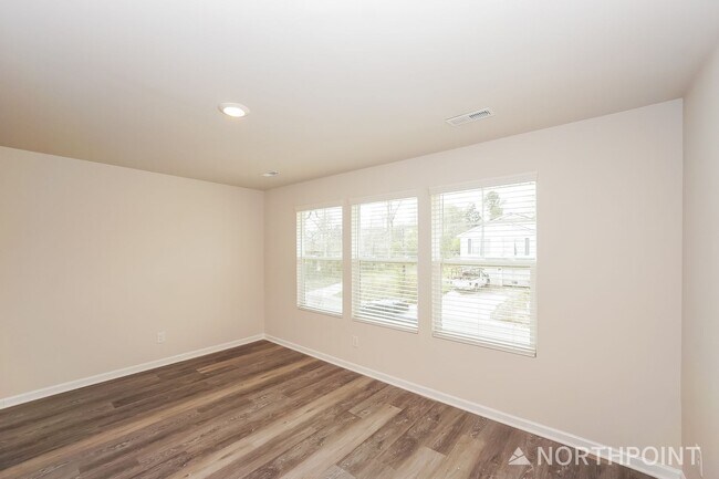 Photo - 1211 Briarhill Rd