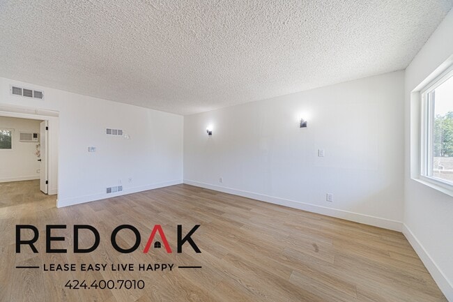 Photo - 13922 Sayre St Unit 6