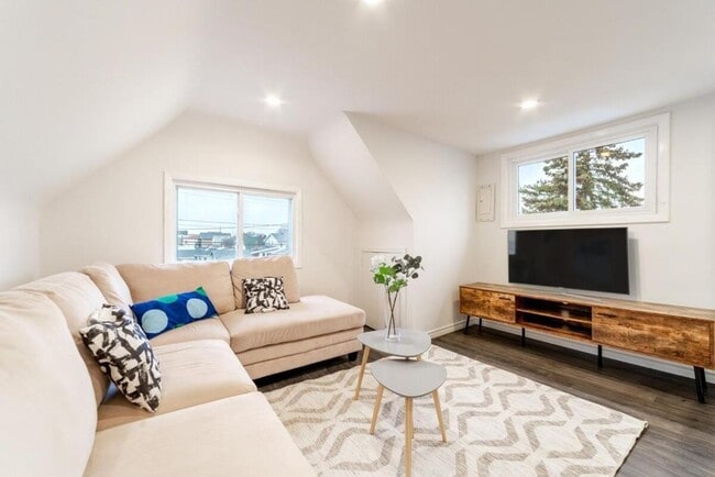 Photo - 186 Crowland Ave Unit 3