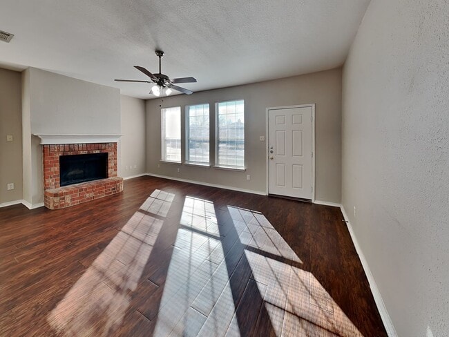 Photo - South Fort Worth in Burleson ISD, Mission Ridge Estates