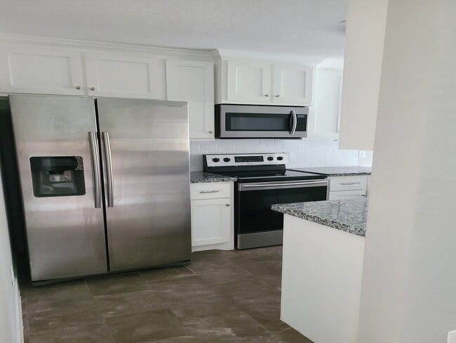 Photo - 1053 Willow Oaks Cir