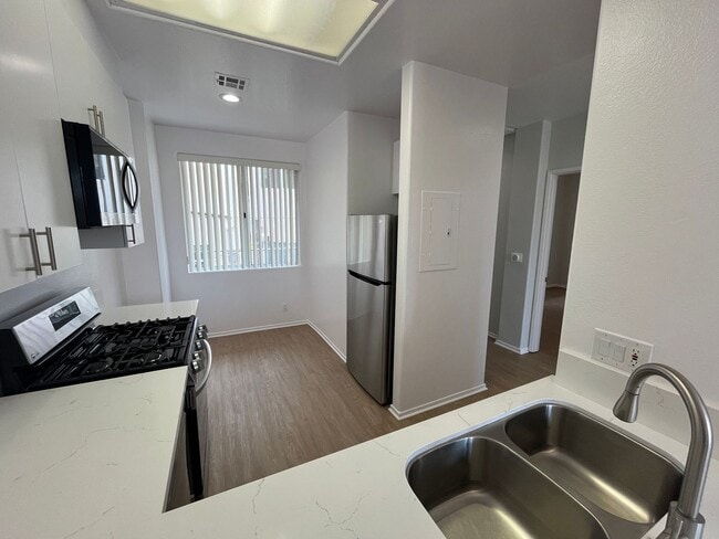 Photo - 16117 Sunset Blvd