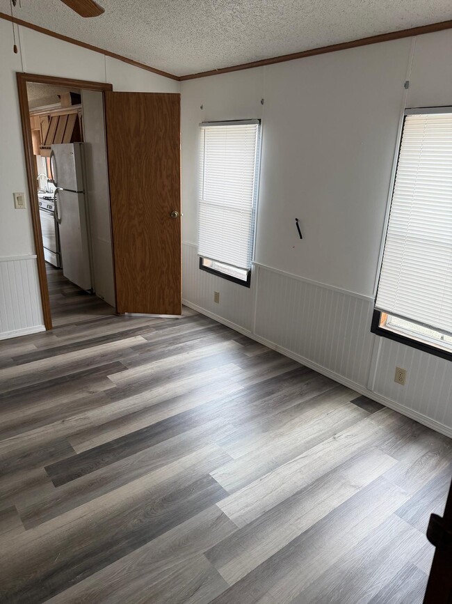 Photo - 905 W 37th Ave