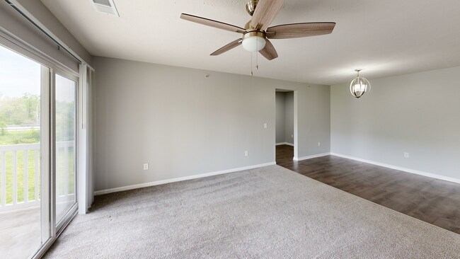 The-Creek-Living-Room.jpg