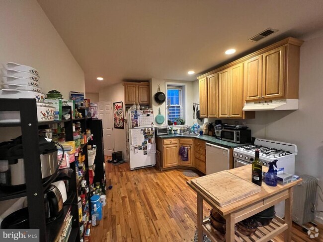 Building Photo - 1543 W Thompson St Unit 1 Rental