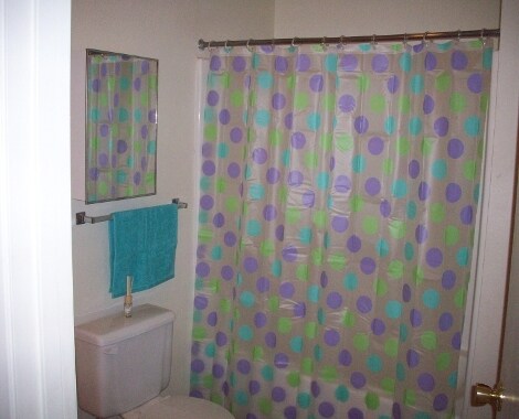 Ducha - Emerald Point Apartments