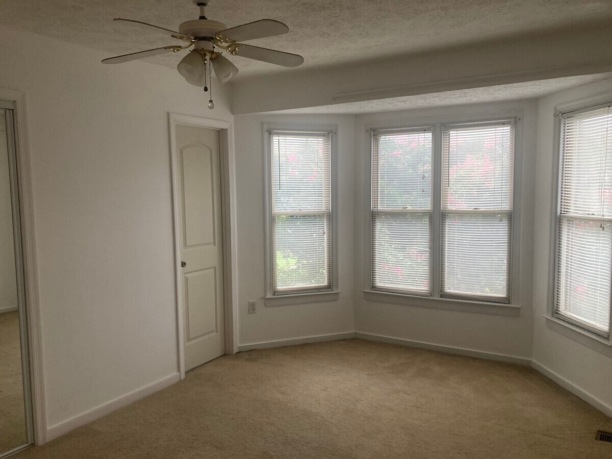 Photo - 1512 Jacquelin St