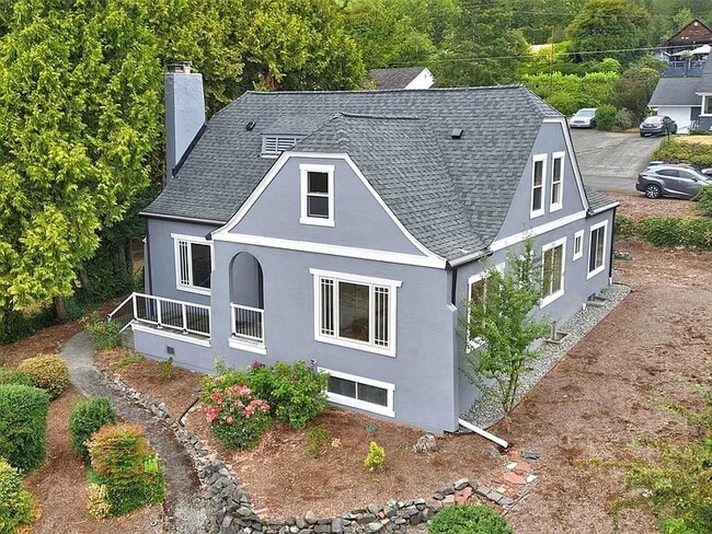 Photo - 710 Prospect Ave N