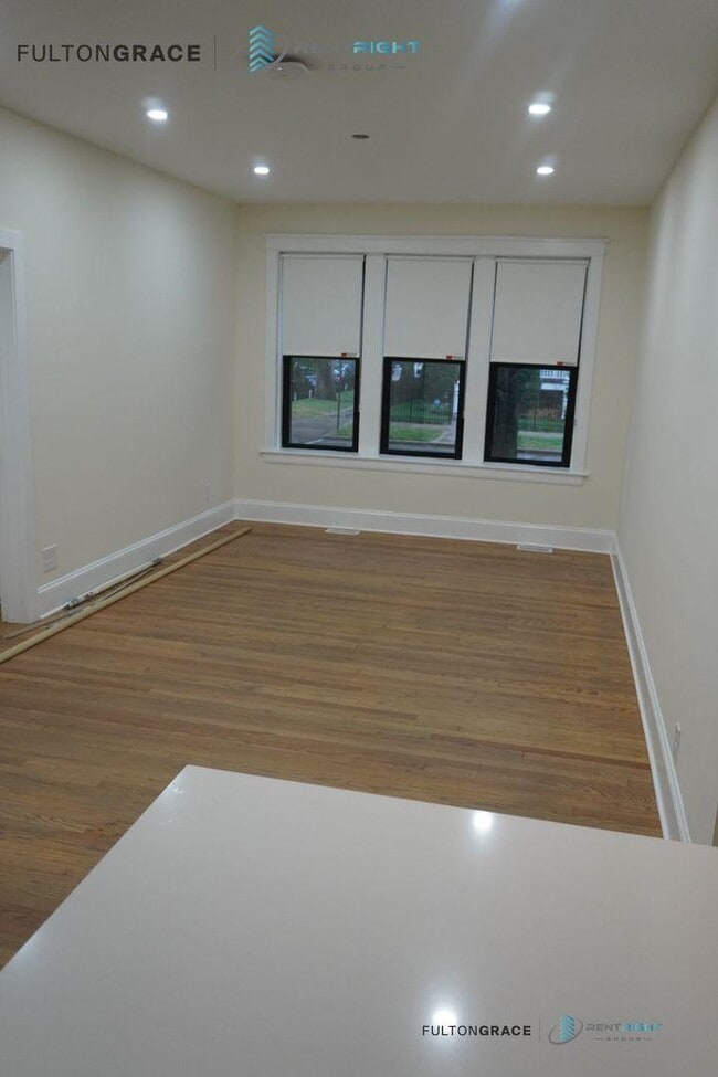 Photo - 4 bedroom in Chicago IL 60625 Unidad 1