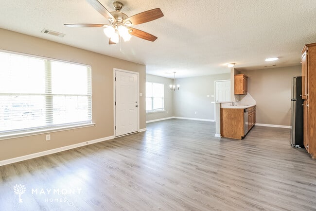 Photo - 910 James Madison Dr