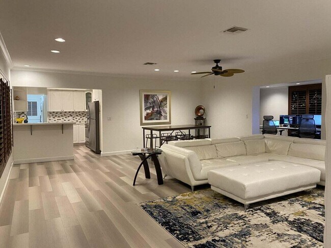 325 Sunset Dr Unidad A