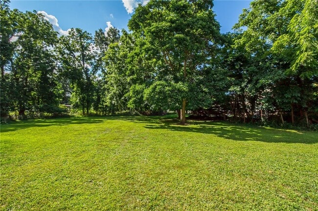 Photo - 617 Dewitt Rd