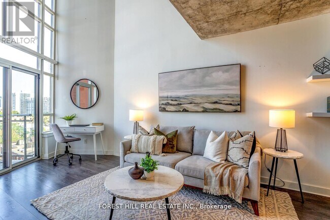 Photo - 255 Richmond St E Unit 816