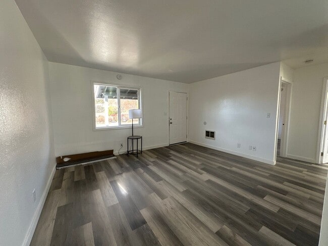 Photo - 2250 Home Ave