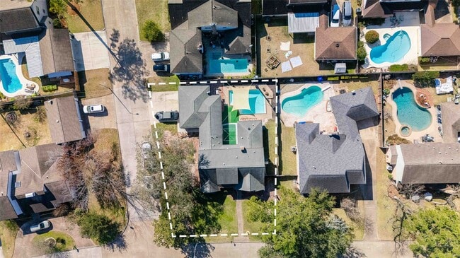 Building Photo - 11703 Parkriver Dr