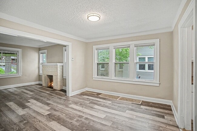 Photo - 5531 Euclid Ave E