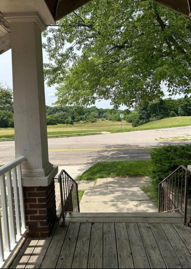 Photo - 1605 Kearsley Park Blvd