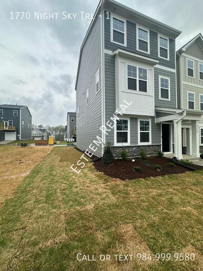 Photo - 1770 Night Sky Trl