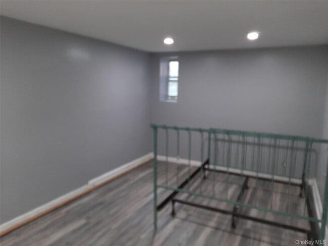 Building Photo - 252 E 45th St Unit 1 Rental