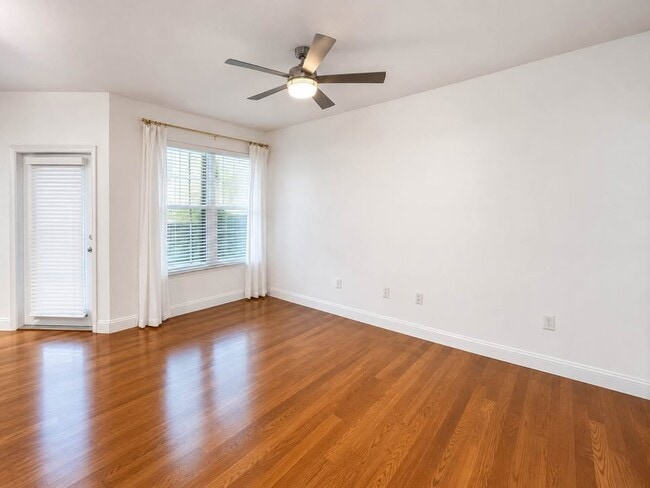 Photo - 1910 E Palm Ave Unidad 8222