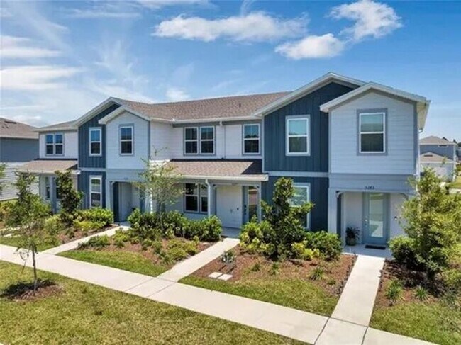 Building Photo - Stunning Townhome in Orlando!