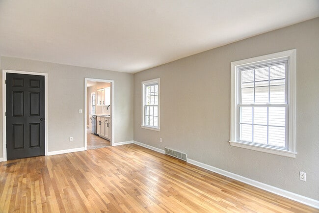 Photo - 2212 Fauver Ave