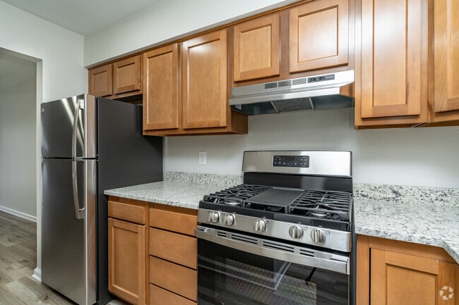 2BR, 1.5BA - 850SF - Kitchen