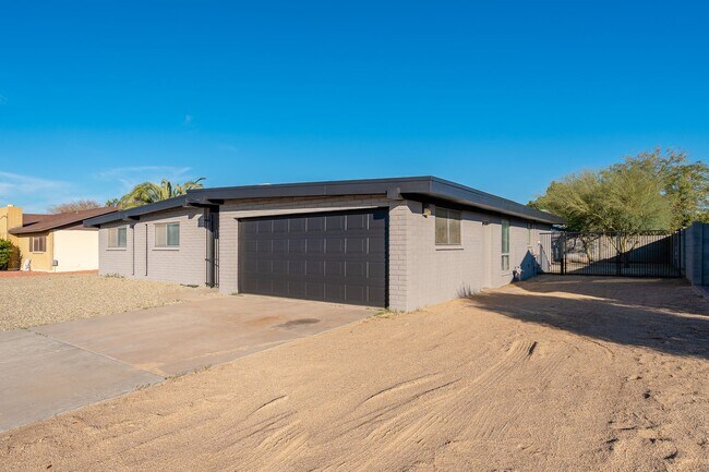 Photo - Stunning 3-Bedroom Home in Prime Glendale Location