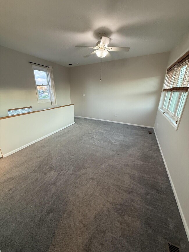 Photo - Ideally Located Lincoln Park Townhouse Unit F