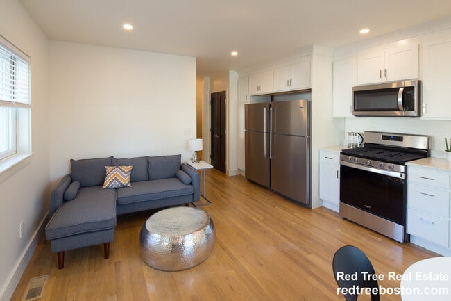 Building Photo - 92 Brown St Unit 1