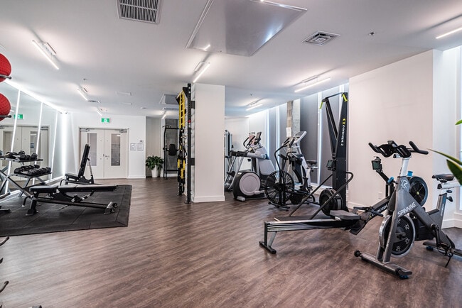 Photo - 885 Boul. de Maisonneuve E Unit SI ID1261834P