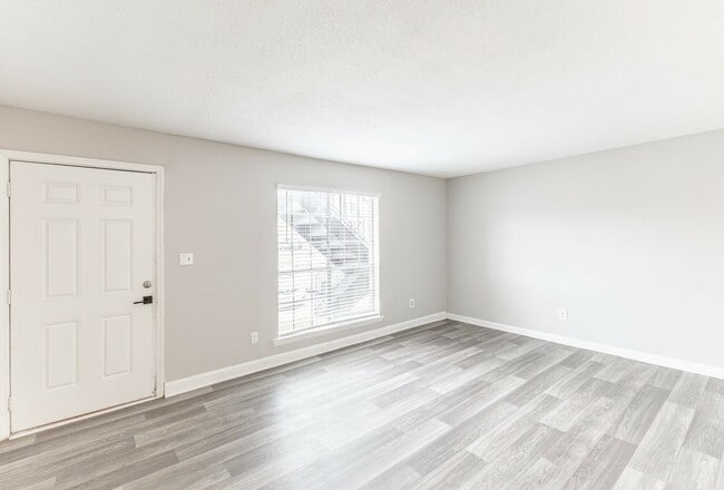 Photo - Raintree Village Apartments