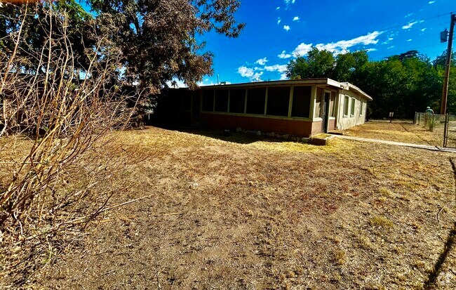 Building Photo - 1120 N Justice Dr Rental