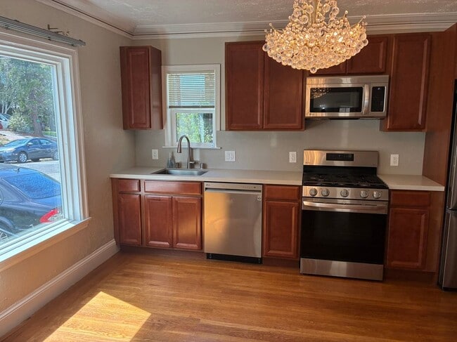 Photo - 708 Calmar Ave