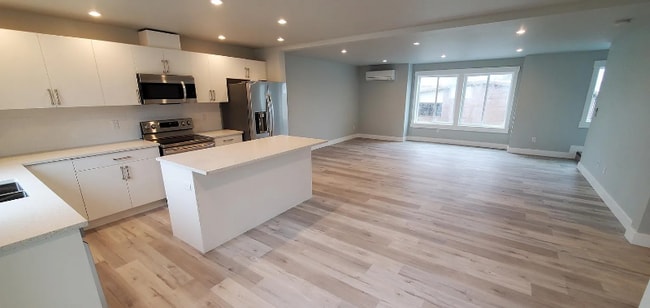 Building Photo - 5728 Sterling Ave Rental