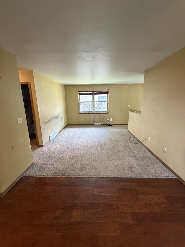 Photo - 469 Dutton Ave